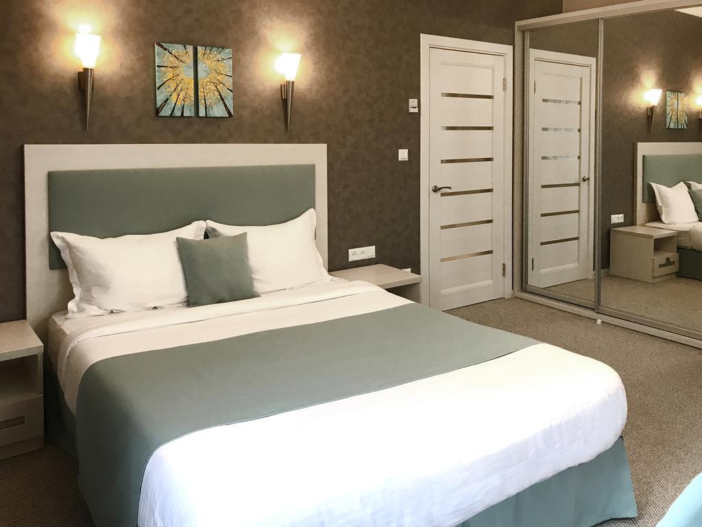 Eney Boutique Hotel Lviv Buitenkant foto